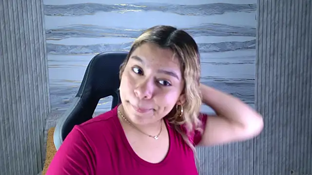 Sophie19   online show from May 13, 2026, 11:39 am