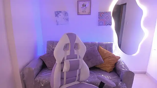 Snapshot of Afrodita_rouss chatting on February 16, 2026, 8:18 pm Afrodita rouss online show from February 16, 2026, 8:18 pm