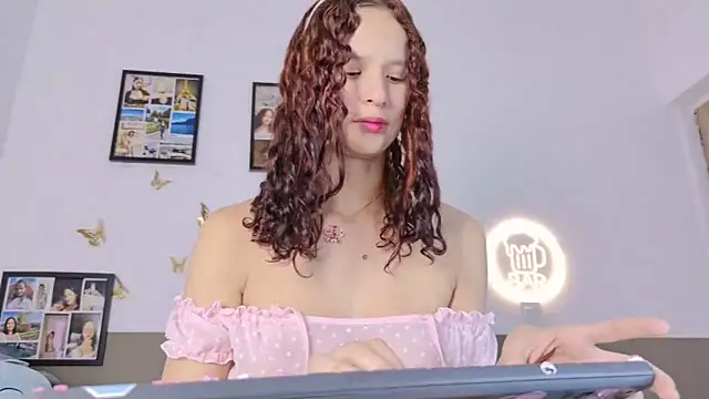 catalina santana4 online show from April 28, 2026, 3:44 am