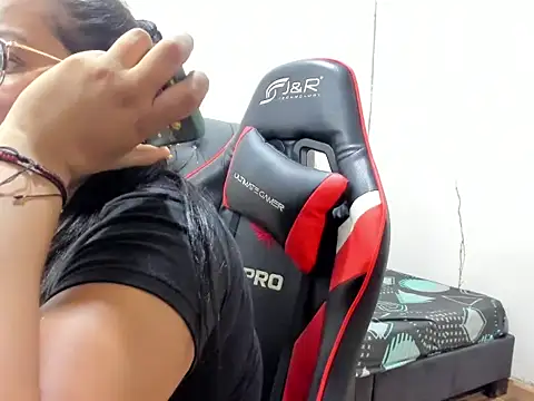 QueenNyxx online show from March 10, 2026, 3:16 pm