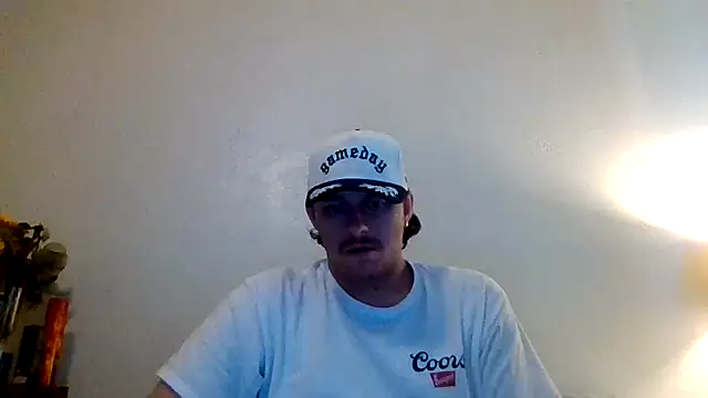 Snapshot of Tallhungandcloudy chatting on February 18, 2026, 8:16 pm Tallhungandcloudy online show from February 18, 2026, 8:16 pm