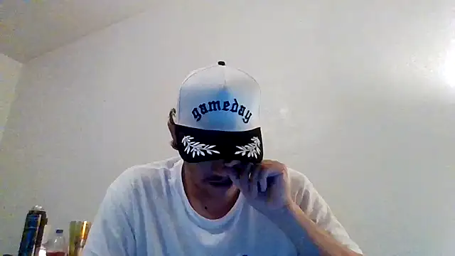 Snapshot of Tallhungandcloudy chatting on February 19, 2026, 8:22 am Tallhungandcloudy online show from February 19, 2026, 8:22 am