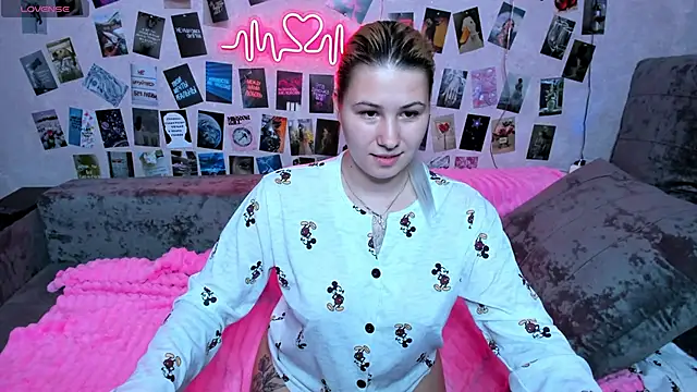 Snapshot of x_Ulya1cutex chatting on March 2, 2026, 7:15 am x Ulya1cutex online show from March 2, 2026, 7:15 am