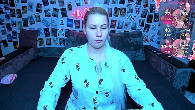 x Ulya1cutex online show from April 10, 2026, 4:47 pm