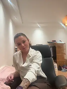 alwayshornyvivi online show from February 21, 2026, 5:04 pm