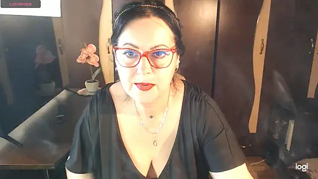 exiMIlf online show from April 19, 2026, 11:00 am