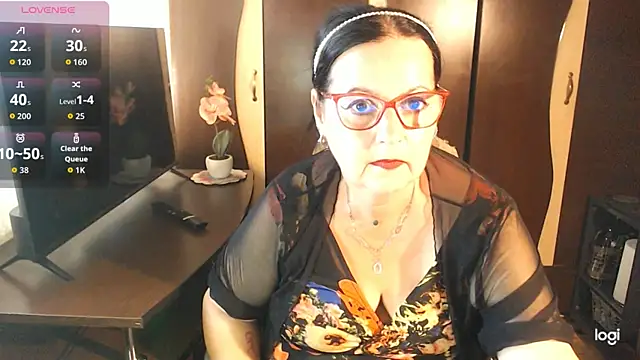 Snapshot of exiMIlf chatting on July 6, 2026, 2:13 pm exiMIlf online show from July 6, 2026, 2:13 pm