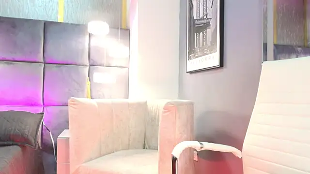 Sweet Sofiii  online show from April 14, 2026, 7:52 pm