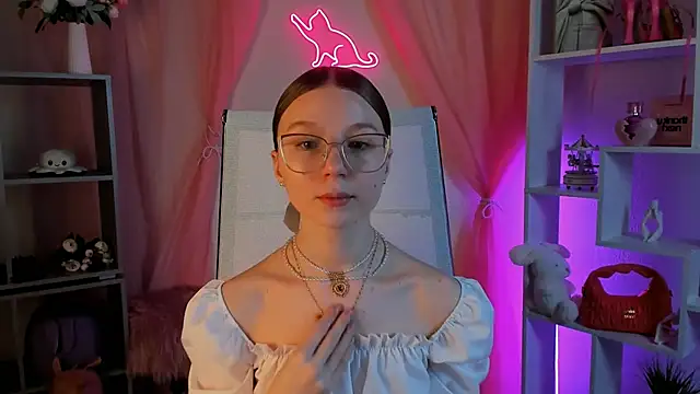 ElliFrankenweenie online show from February 24, 2026, 6:36 am