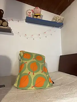 Cami Blossom online show from March 5, 2026, 12:02 pm