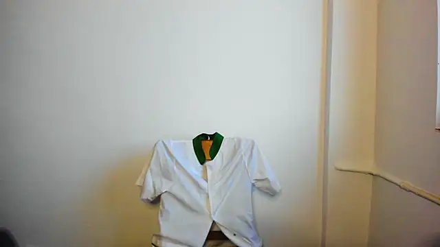 Snapshot of Imperfect_me chatting on February 18, 2026, 3:52 pm Imperfect me online show from February 18, 2026, 3:52 pm