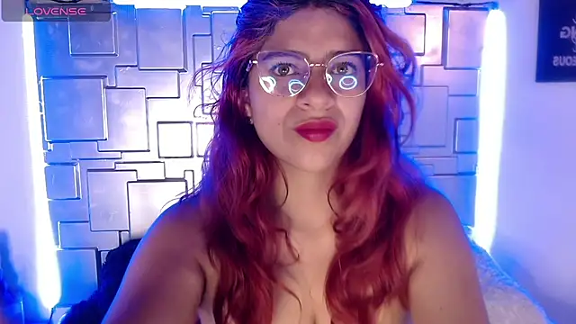 lunabloom2 online show from February 20, 2026, 1:13 pm