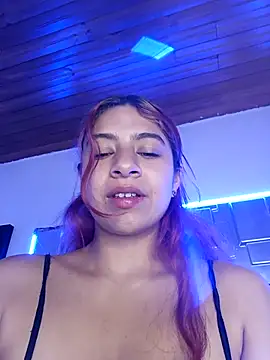 lunabloom2 online show from March 4, 2026, 1:19 pm