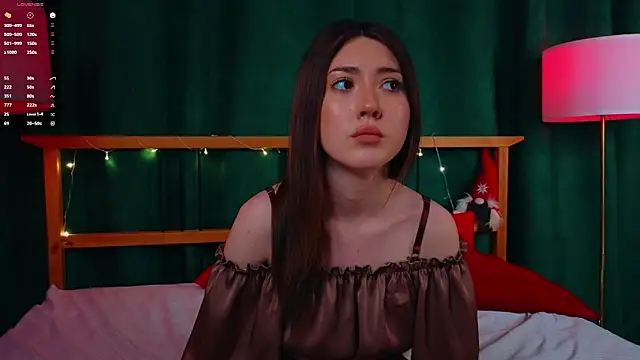 Snapshot of AliceZimmer chatting on February 17, 2026, 7:33 pm AliceZimmer online show from February 17, 2026, 7:33 pm