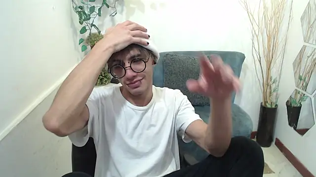 AaronBeer  online show from March 5, 2026, 12:02 pm