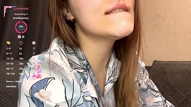 BunnyFleur online show from February 17, 2026, 5:43 pm