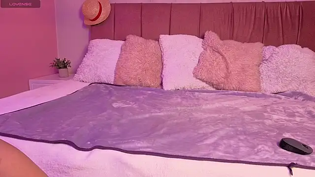 emma wilder  online show from March 21, 2026, 7:07 pm