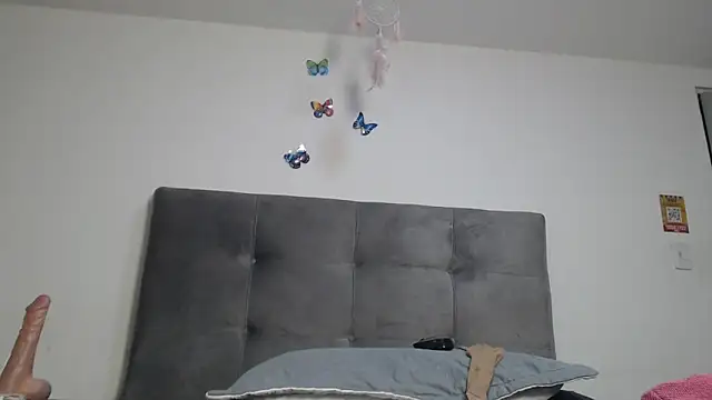 Ava Stone online show from April 21, 2026, 1:42 am