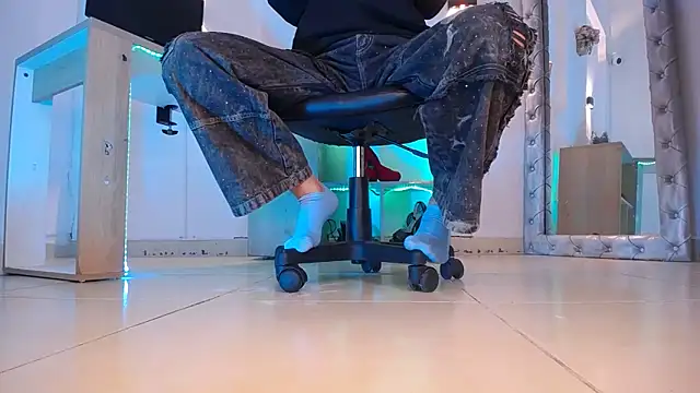 jullian ricci online show from April 14, 2026, 9:53 pm