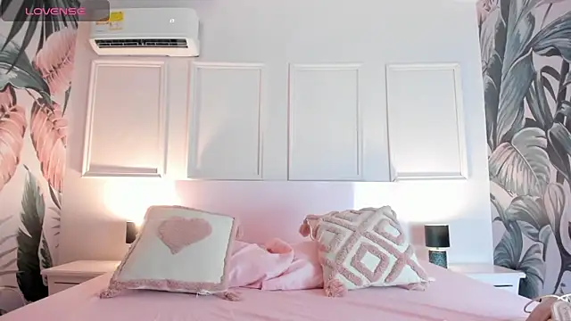 Snapshot of Hada_Magica chatting on February 18, 2026, 6:59 pm Hada Magica online show from February 18, 2026, 6:59 pm