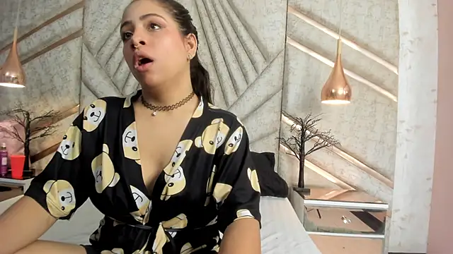 Snapshot of CloheBell chatting on March 4, 2026, 12:46 pm CloheBell online show from March 4, 2026, 12:46 pm