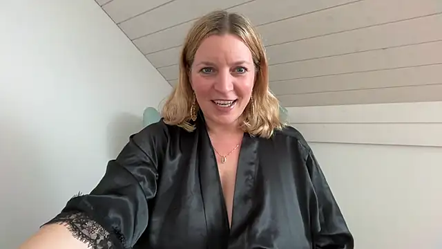 Snapshot of Busenwunder1280 chatting on March 20, 2026, 12:28 pm Busenwunder1280 online show from March 20, 2026, 12:28 pm