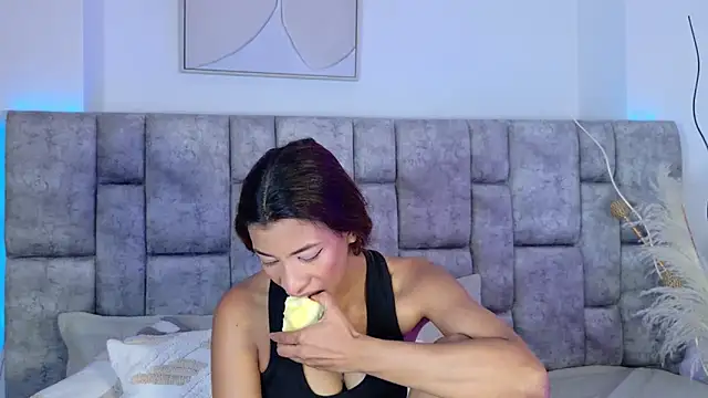 MelanyStone  online show from March 21, 2026, 3:27 pm