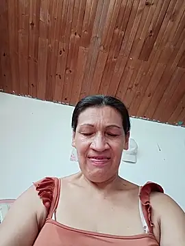 Layla Zaid online show from June 3, 2026, 2:33 pm