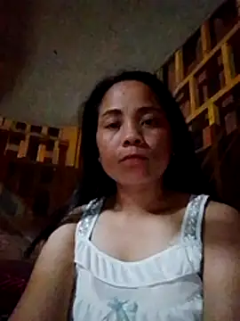 molly-xx online show from April 9, 2026, 1:50 pm