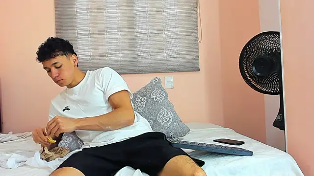 Muscle  Myke online show from March 5, 2026, 12:13 pm