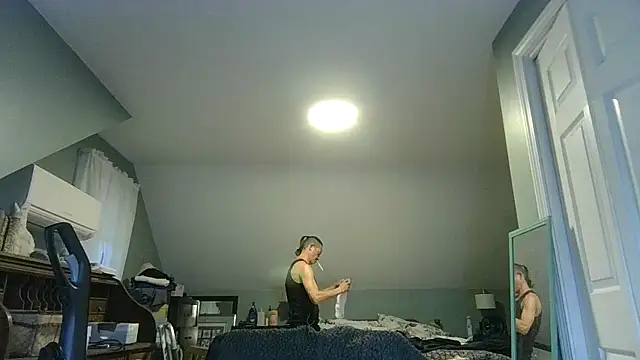 Snapshot of ShadowLove85 chatting on May 22, 2026, 11:36 pm ShadowLove85 online show from May 22, 2026, 11:36 pm
