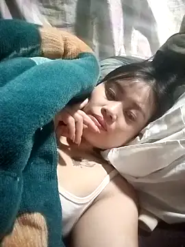 luna-rosax online show from March 11, 2026, 8:03 pm