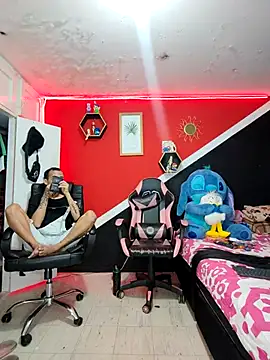 Violeta R  online show from April 19, 2026, 3:51 am