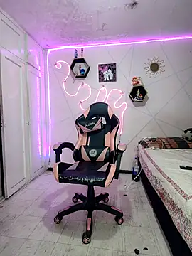 Violeta R  online show from March 23, 2026, 5:40 am