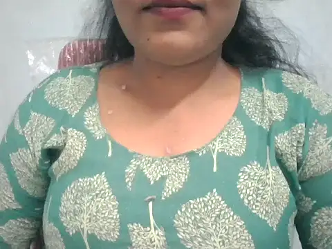 Snapshot of Rathi-priyaa chatting on June 12, 2026, 5:38 am Rathi-priyaa online show from June 12, 2026, 5:38 am