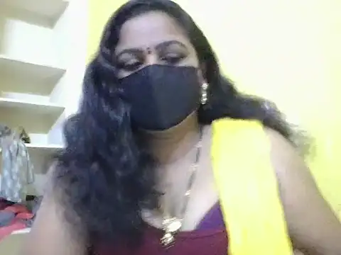anu-reddyy online show from April 23, 2026, 4:52 am