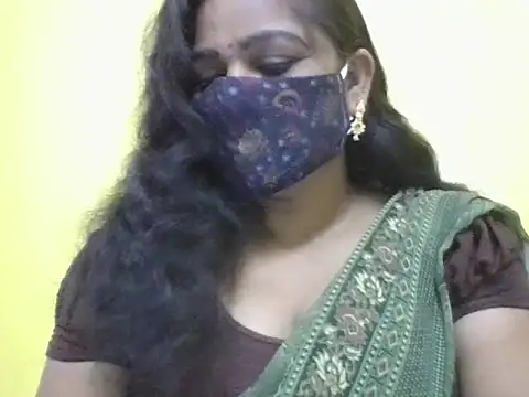 Snapshot of anu-reddyy chatting on June 6, 2026, 3:56 am anu-reddyy online show from June 6, 2026, 3:56 am