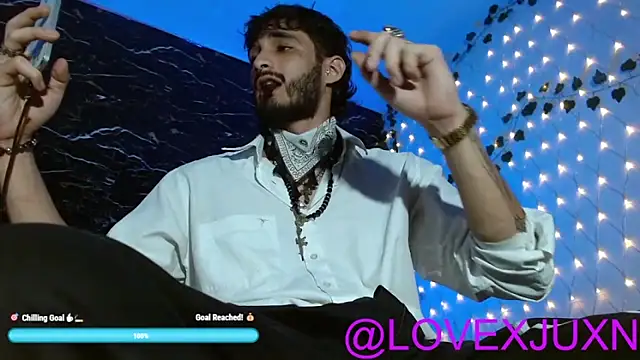 LovexJuxn8 online show from April 25, 2026, 2:25 am