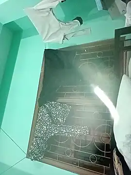 Desiyoungcouple15 online show from February 25, 2026, 6:52 pm