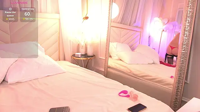 RubyReeves online show from March 3, 2026, 6:53 am