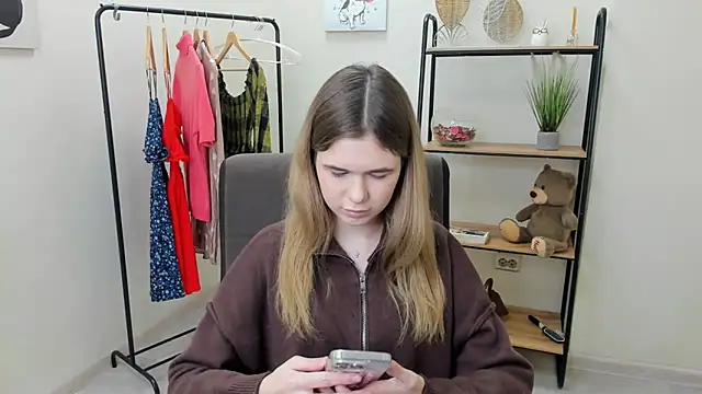 EleanorConnerr online show from February 13, 2026, 2:17 pm