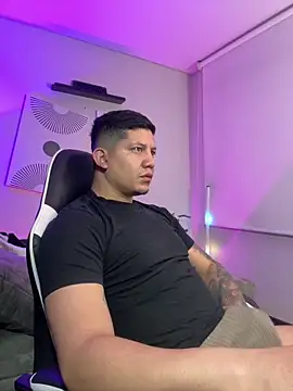  robertobaggioo online show from April 3, 2026, 12:33 pm