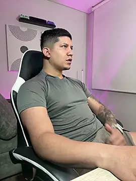  robertobaggioo online show from March 27, 2026, 12:39 pm