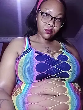 Snapshot of ShantelBootyBoobs chatting on June 23, 2026, 5:05 am ShantelBootyBoobs online show from June 23, 2026, 5:05 am