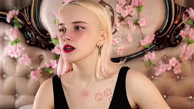 KirstinMcgeady online show from April 10, 2026, 11:06 am