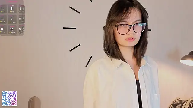 BeatrisRosel online show from April 1, 2026, 7:11 pm