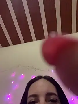 Snapshot of Larinhap chatting on February 11, 2026, 7:58 pm Larinhap online show from February 11, 2026, 7:58 pm