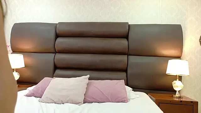 Snapshot of HollyOlson chatting on July 8, 2026, 7:58 pm HollyOlson online show from July 8, 2026, 7:58 pm