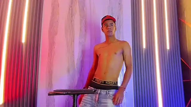 Vicky and Jeyco online show from February 16, 2026, 8:40 pm