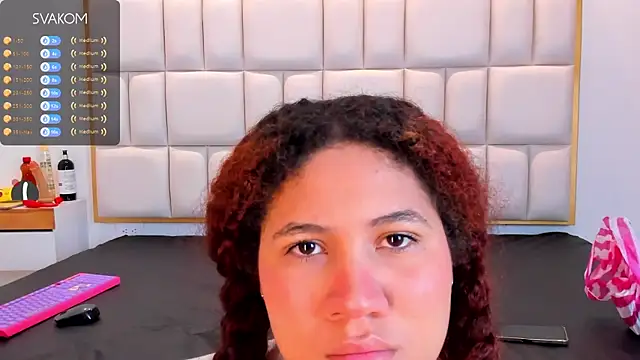 Snapshot of Violetta-foxx chatting on June 7, 2026, 7:30 pm Violetta-foxx online show from June 7, 2026, 7:30 pm